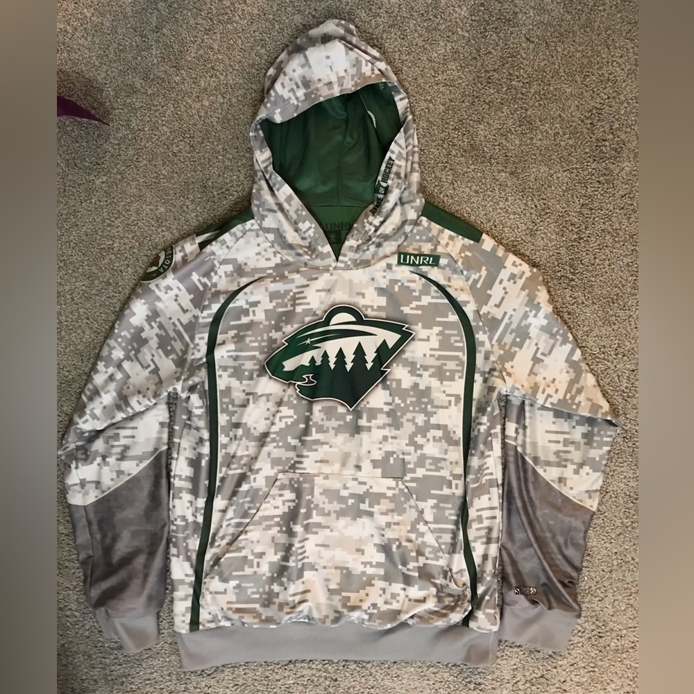 Minnesota Wild Hockey gray and green hoodie